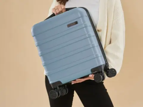 Bagage cabine Transavia : Évitez les frais, voyagez zen (Guide 2024)
