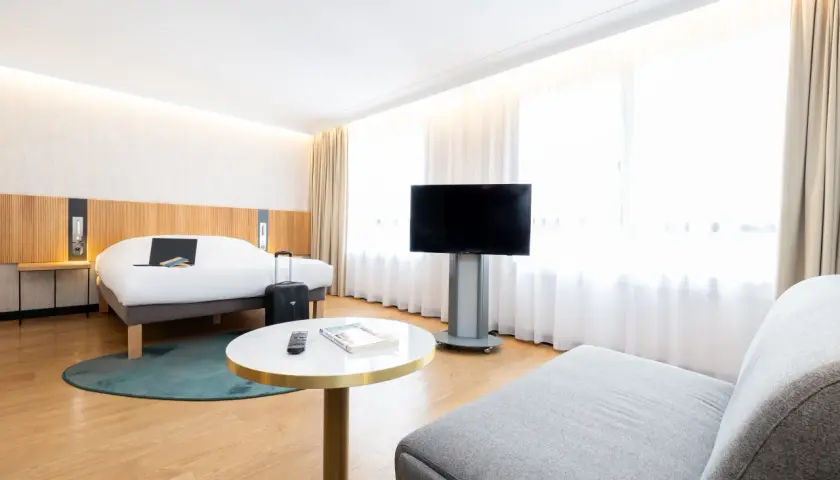 Novotel Montpellier : Sud Lattes vs Suites Antigone, lequel choisir ?